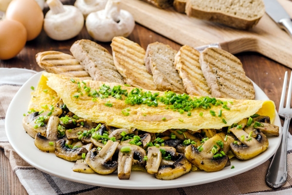 Omelet recipe with mushroom and green pepper},{Omelet recipe with mushroom and green pepper