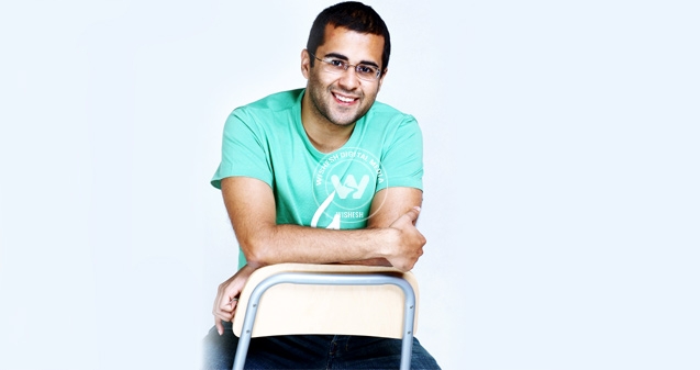 Chetan Bhagat's controversial tweet infuriates India},{Chetan Bhagat's controversial tweet infuriates India