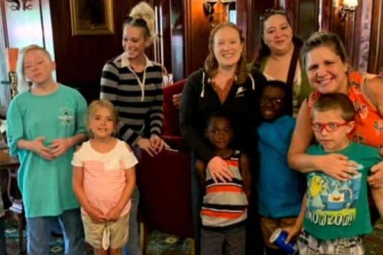 American Airlines Leave Special-Needs Kids Stranded at Airport