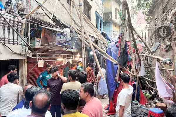 Earthquake Hits Bangladesh: Tremors Felt in Kolkata Earthquake Hits Bangladesh: Tremors Felt in Kolkata