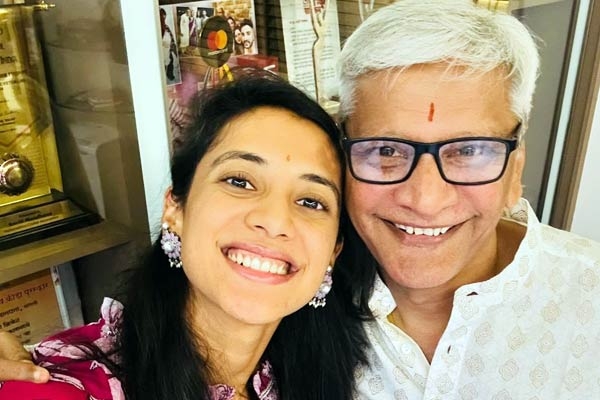 Smriti Mandhana's Father Returns Home Smriti Mandhana's Father Returns Home