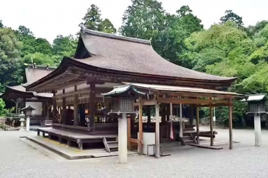Why are Travellers Flocking to Japan's Viral Mikami Shrine? Why are Travellers Flocking to Japan's Viral Mikami Shrine?